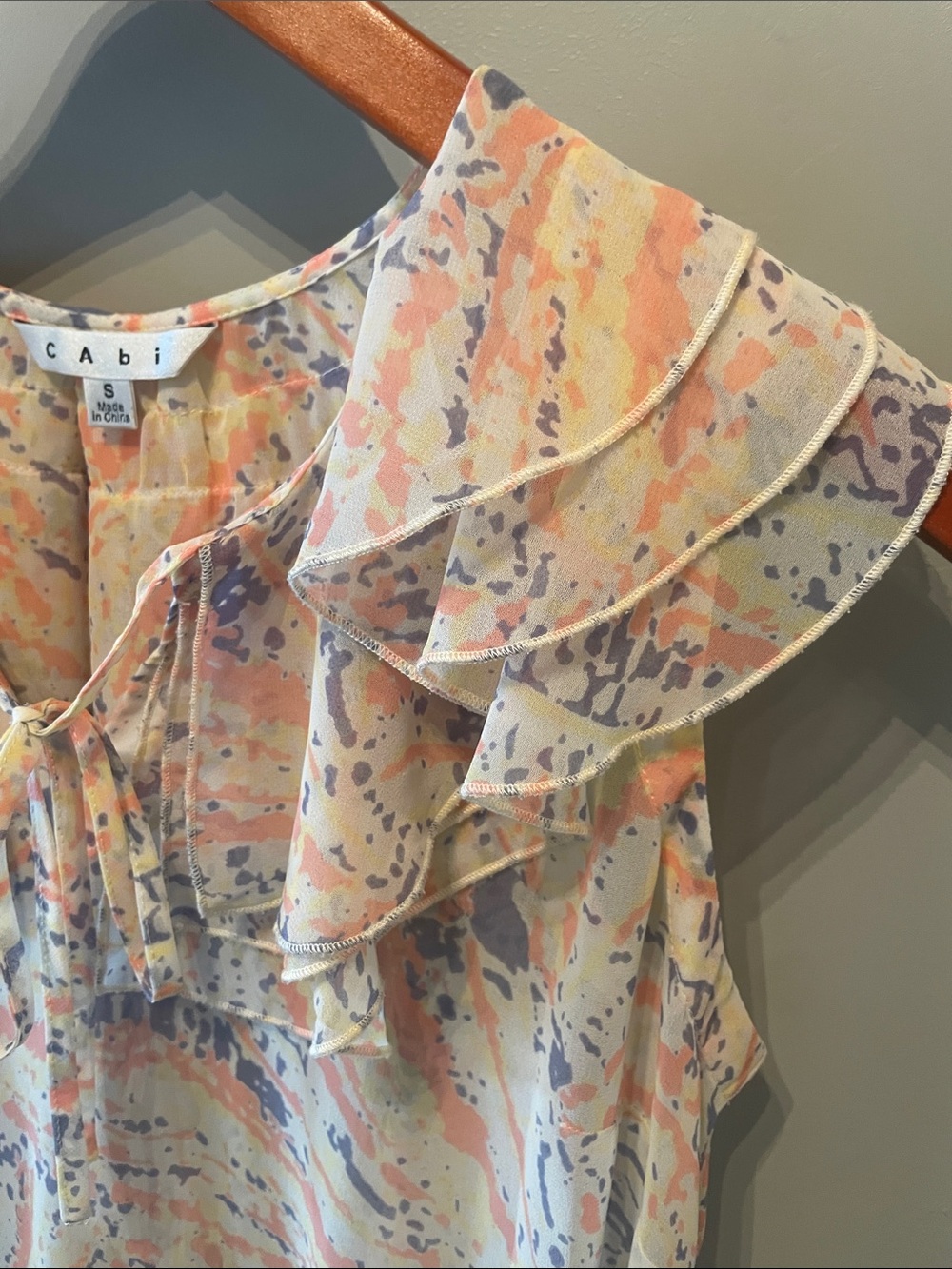 CAbi Sheer Pastel Ruffle Tie-Neck Sleeveless Blouse Size Small - Picture 3 of 9